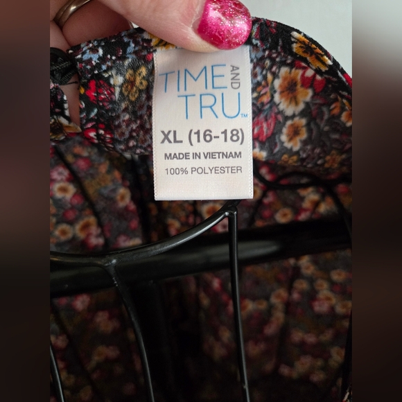 Time and Tru Floral Babydoll Blouse - Picture 3 of 3